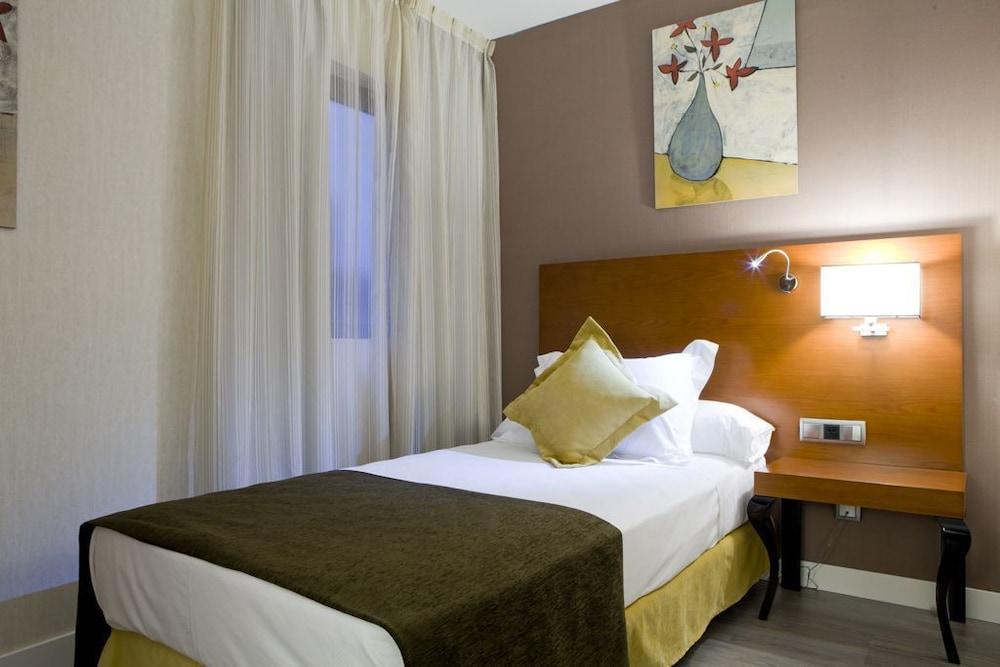 Hotel Puerta De Toledo Madrid Extérieur photo