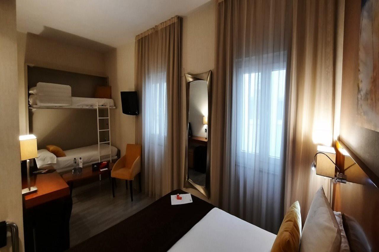 Hotel Puerta De Toledo Madrid Extérieur photo