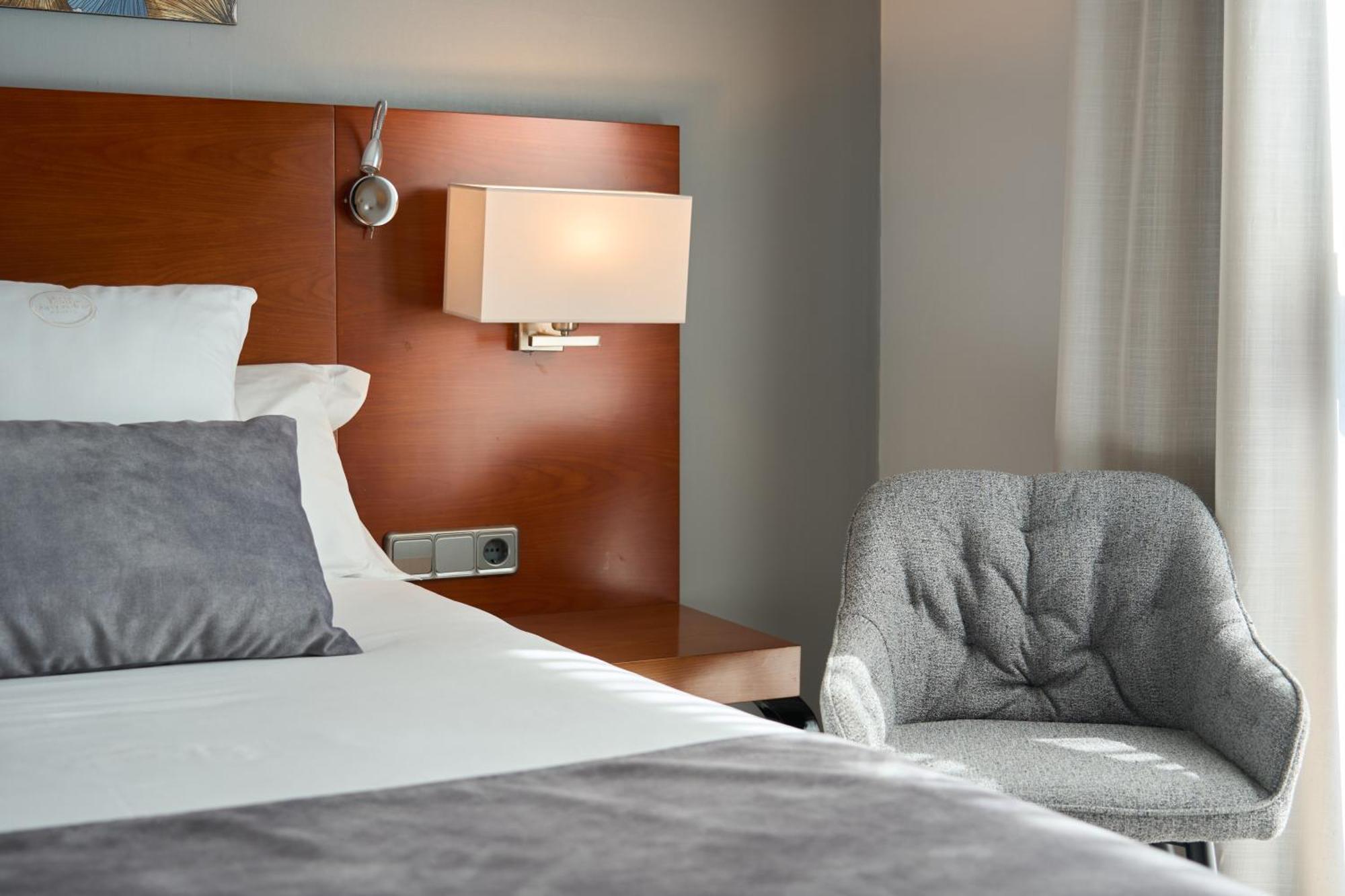 Hotel Puerta De Toledo Madrid Extérieur photo
